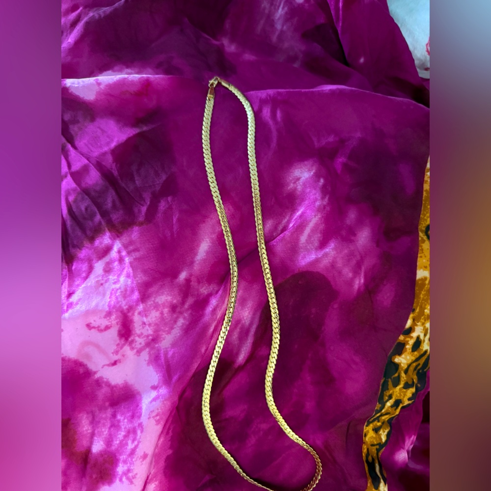 Elegant Gold Chain Necklace
